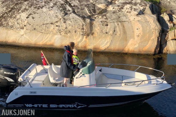 2001 White Shark 170 med Suzuki 90hk